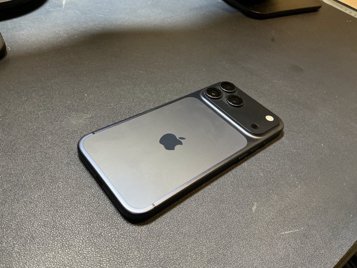 Apple iPhone 17 Pro Max by Apple