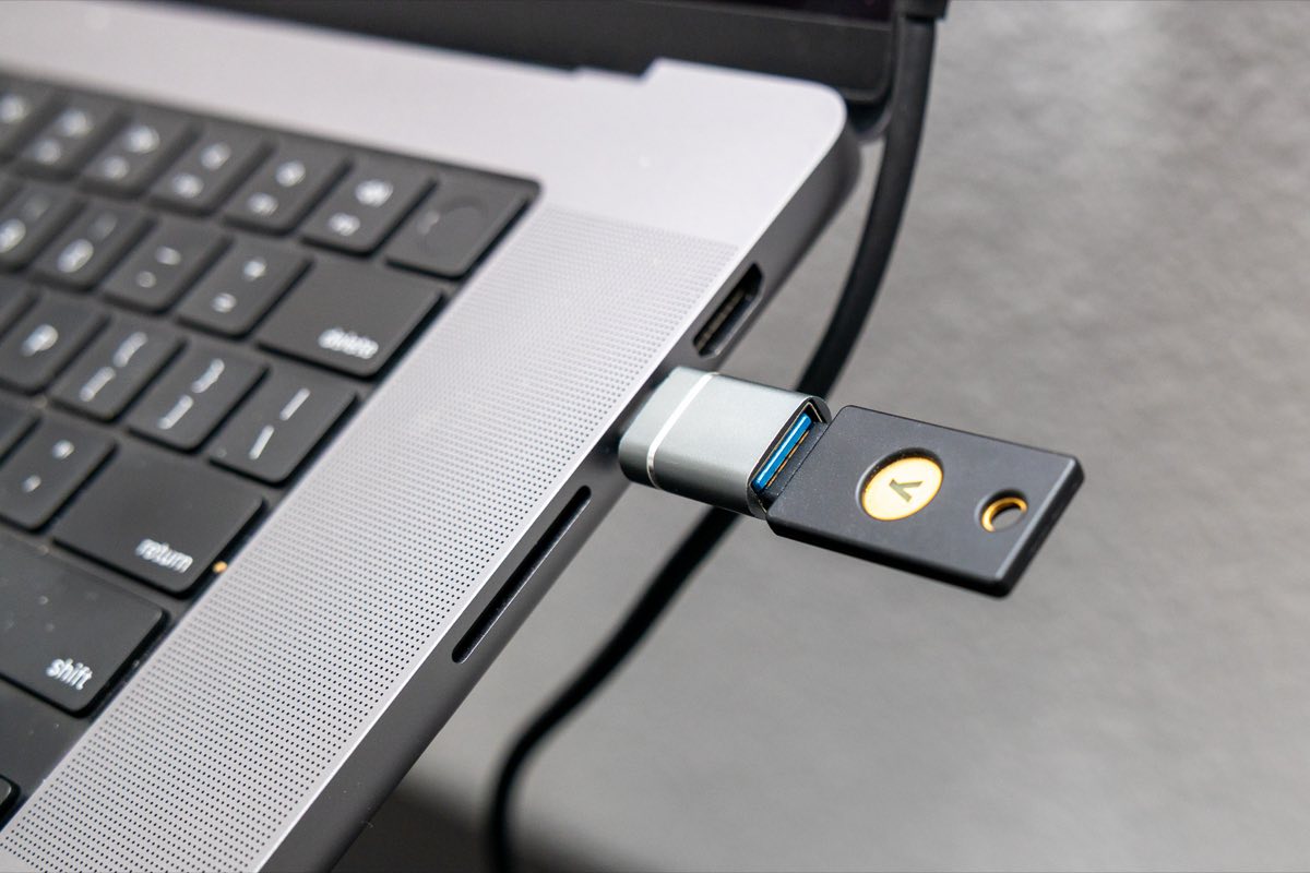 Yubico YubiKey 5 NFC by Yubico